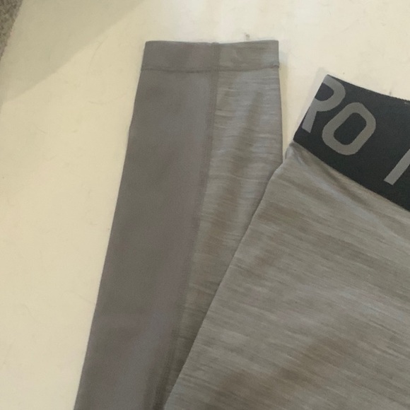 Nike pro grey leggings - Size small - Picture 2 of 5